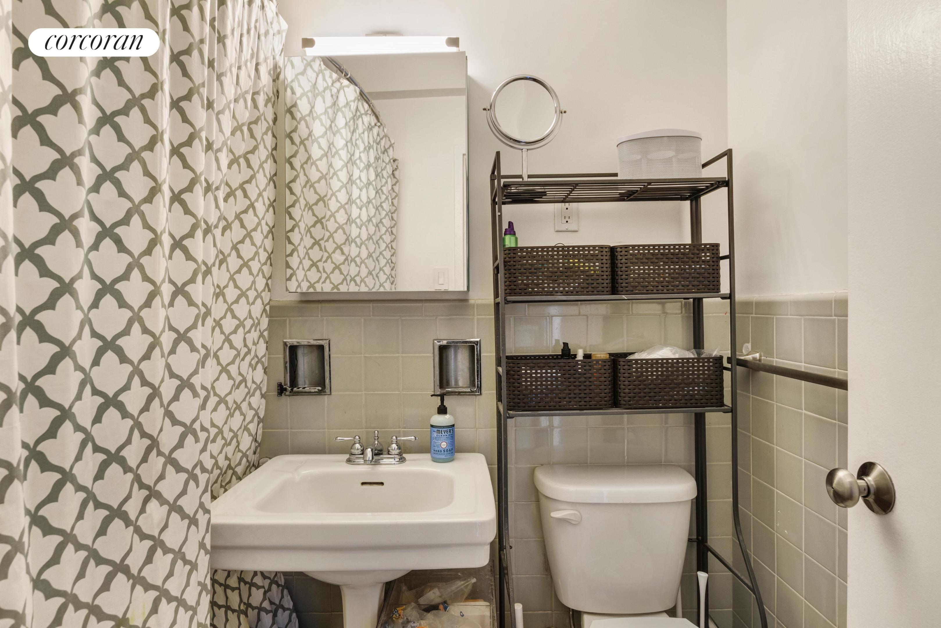 #8 photo, 235 ADAMS Street, ব্রুকলিন Downtown Brooklyn , NY 11201