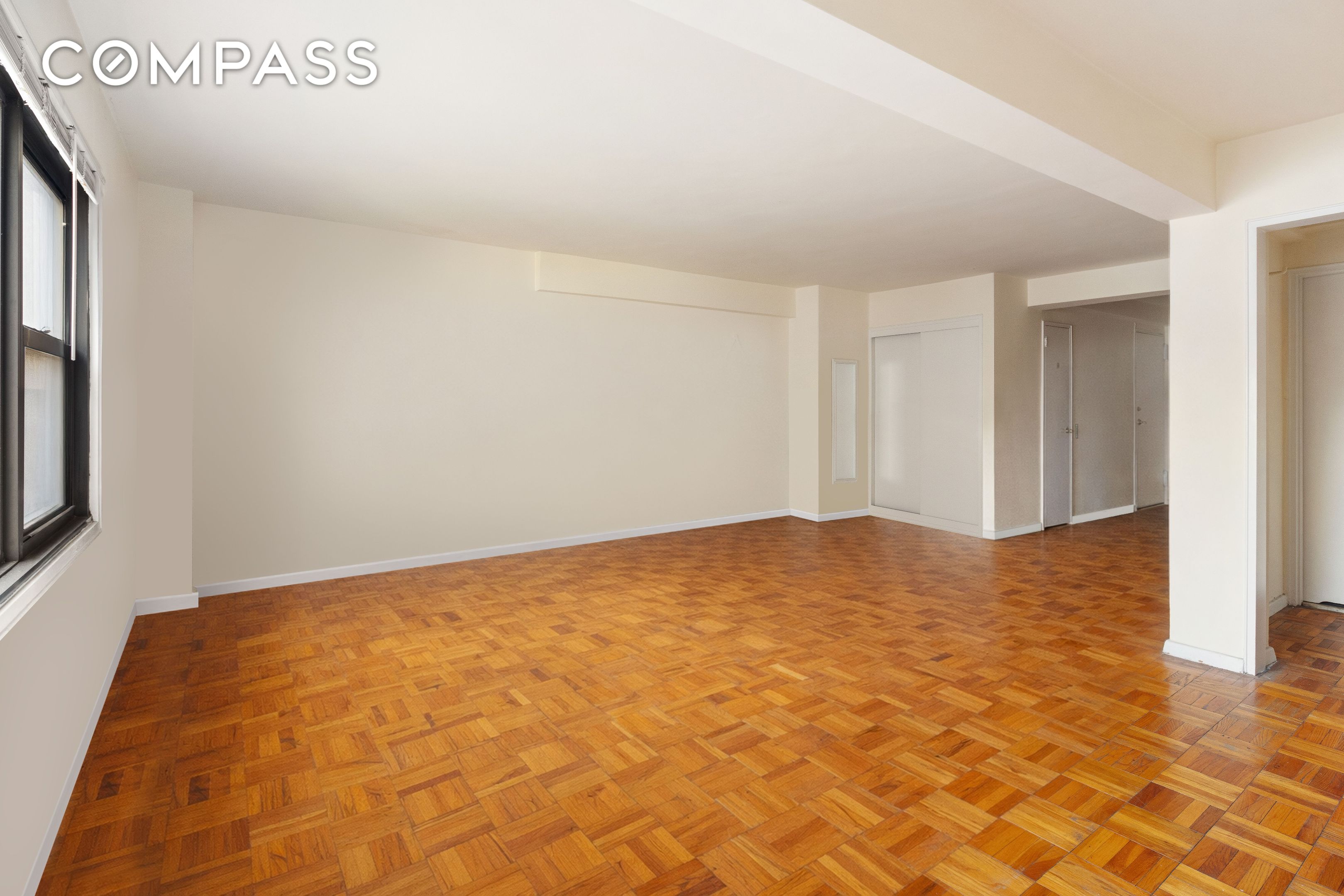 #7 photo, 335 E 51st Street, मैनहटन Midtown East , NY 10022