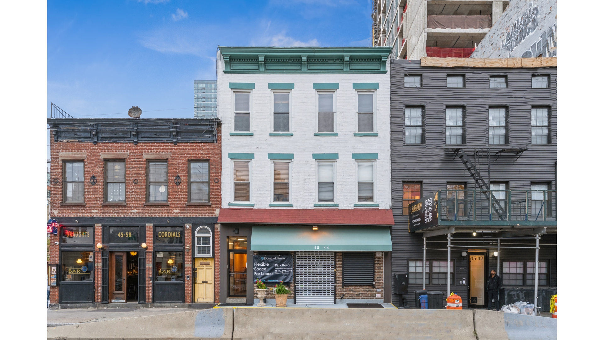 #2 photo, 45-44 VERNON Boulevard, কুইন্‌স Hunters Point , NY 11101