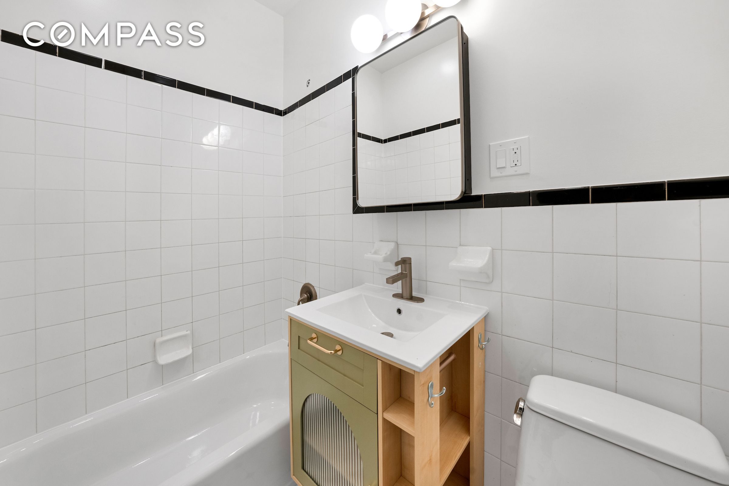 #4 photo, New York City, ম্যানহাটন Central Harlem , NY 10027