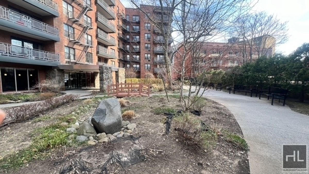 #15 photo, 87-10 51st Avenue, কুইন্‌স Flushing , NY 11373