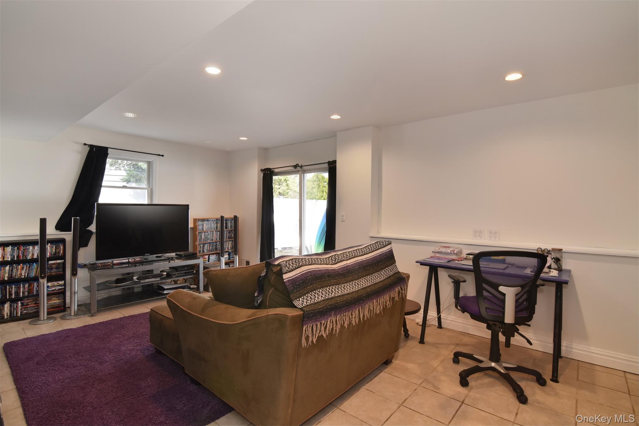 #17 photo, 4 Willow Lane, Irvington , NY 10533