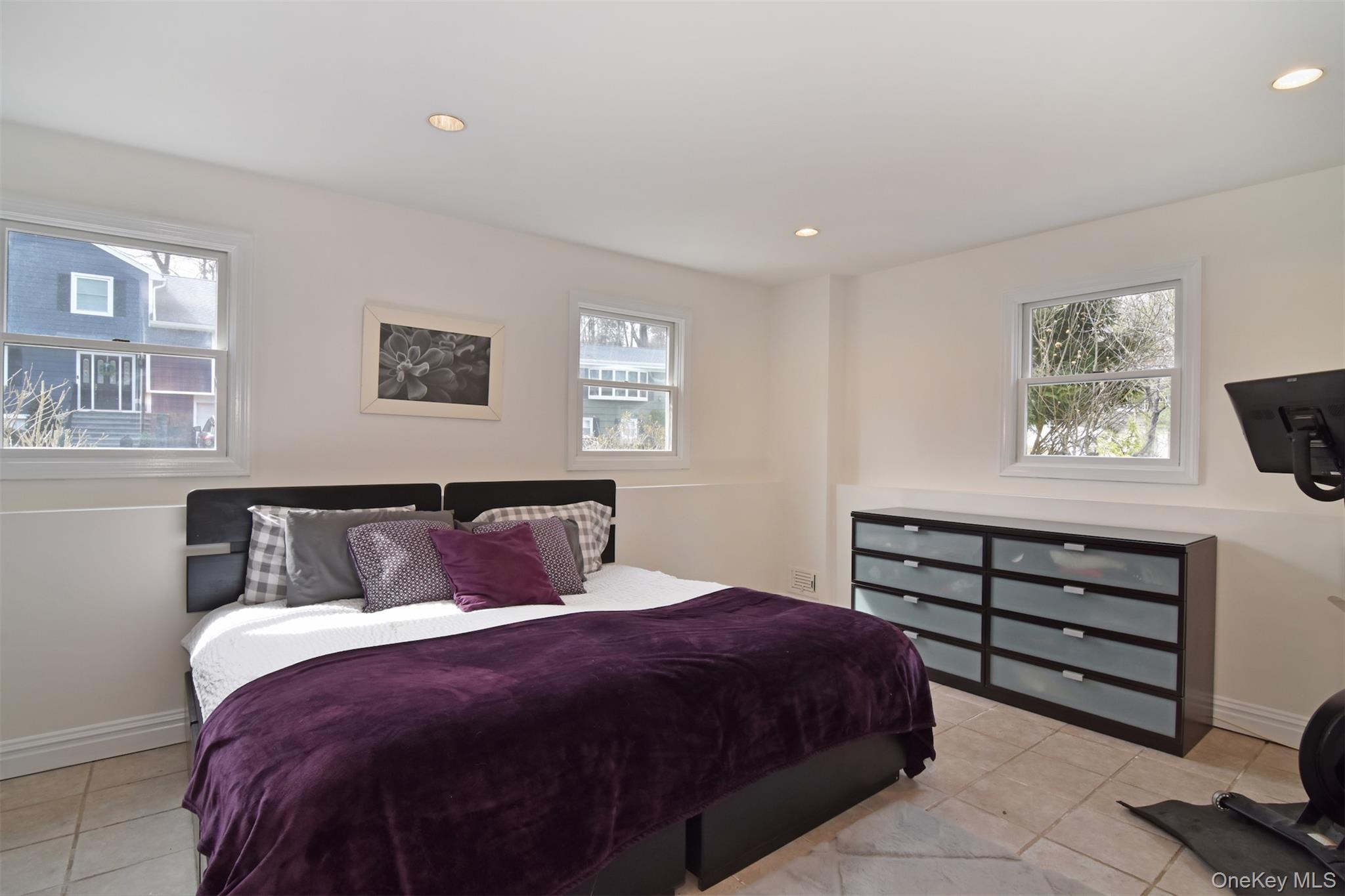 #18 photo, 4 Willow Lane, Irvington , NY 10533