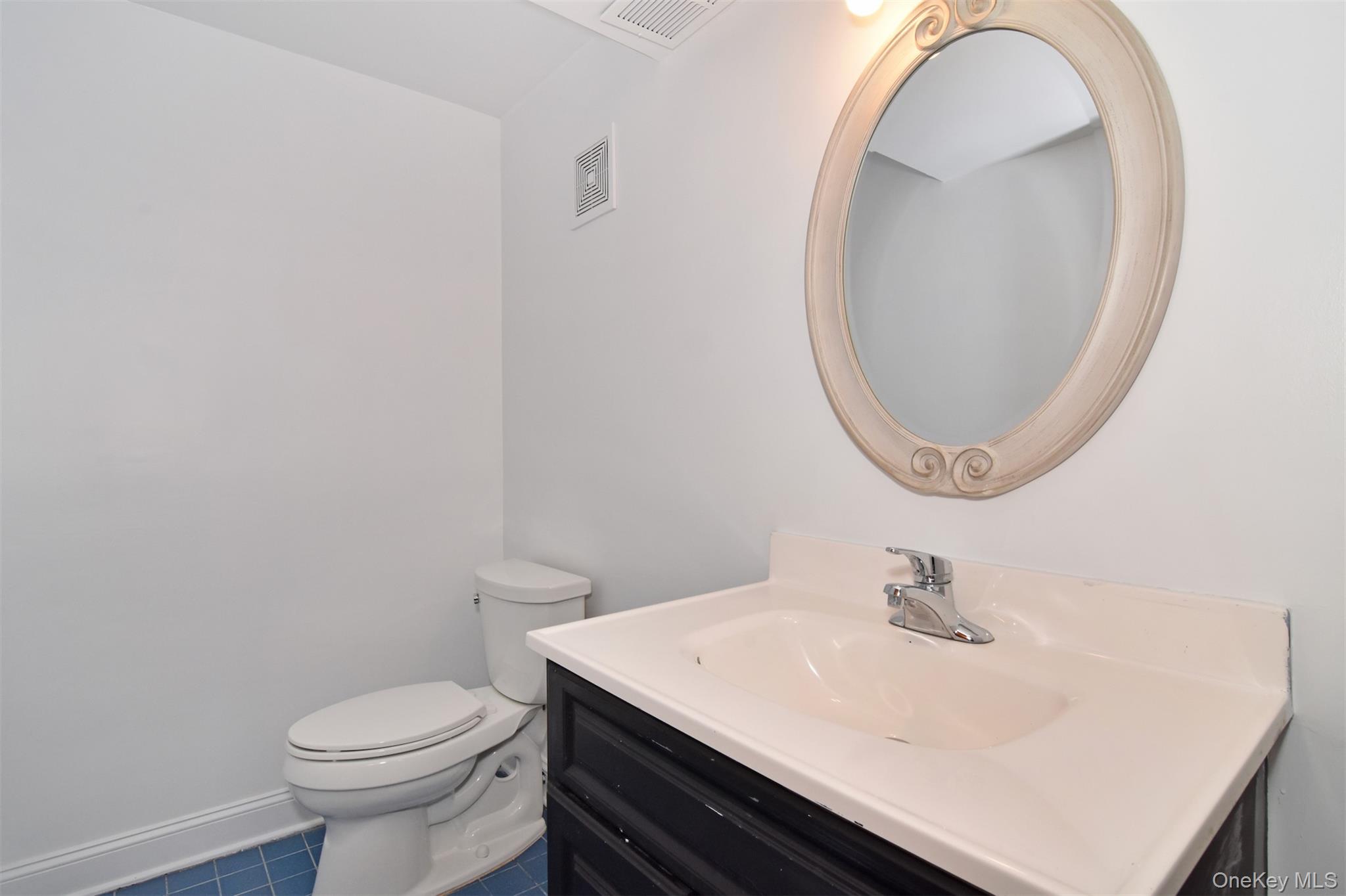 #19 photo, 4 Willow Lane, Irvington , NY 10533