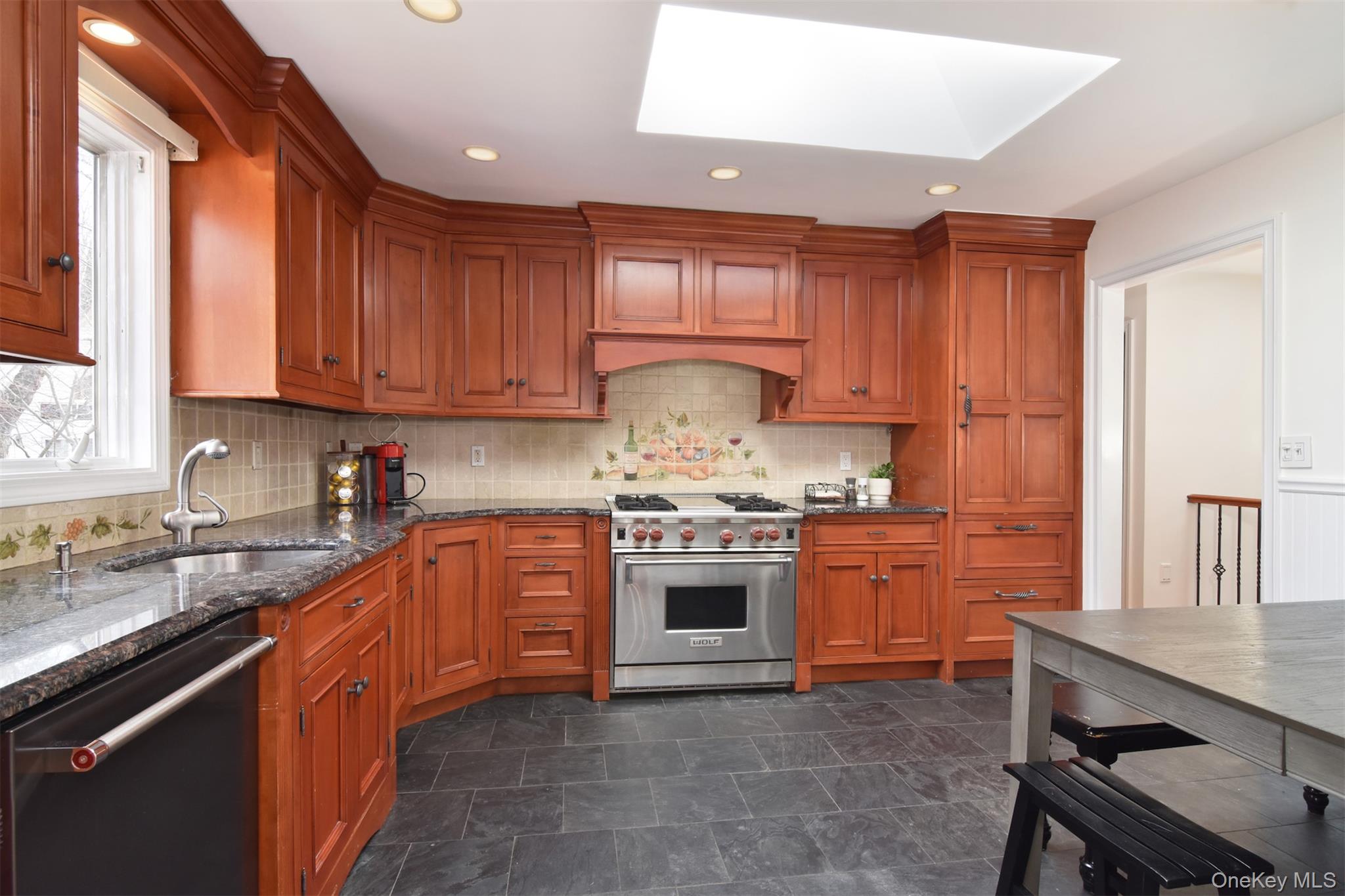 #8 photo, 4 Willow Lane, Irvington , NY 10533