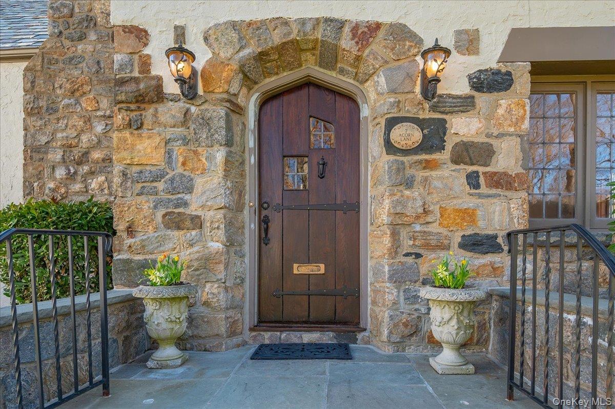 #2 photo, 7 Acorn Lane, Larchmont , NY 10538