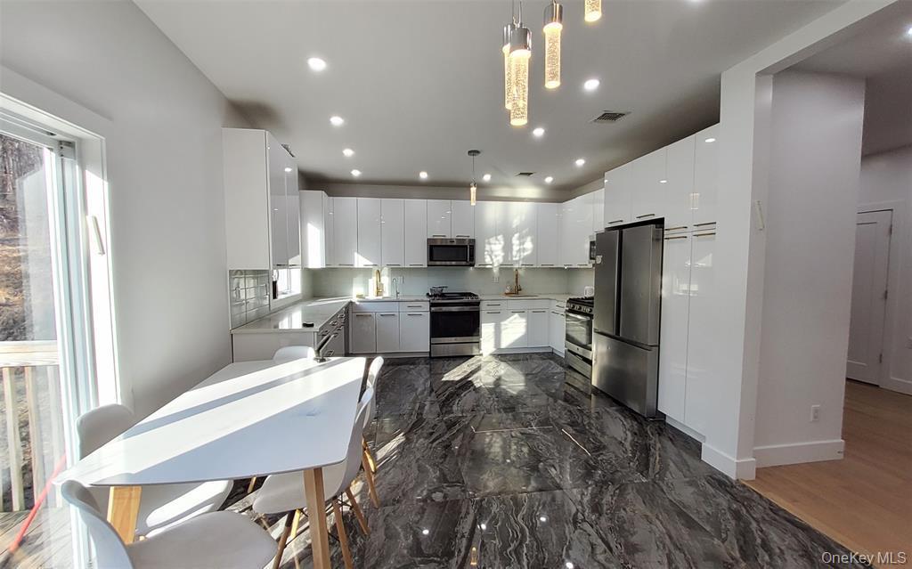 #6 photo, 27 Catskill High Rail, Monroe , NY 10950