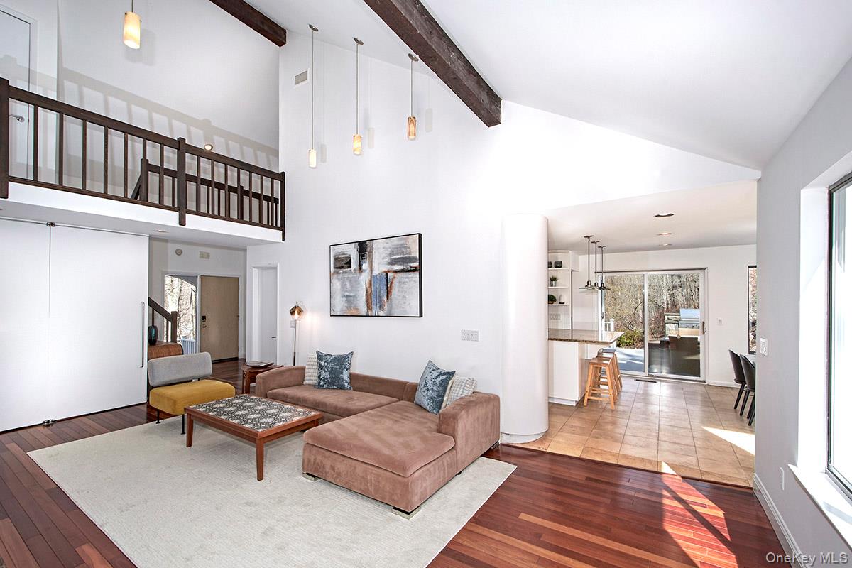 #9 photo, 25 Longview Lane, Chappaqua , NY 10514