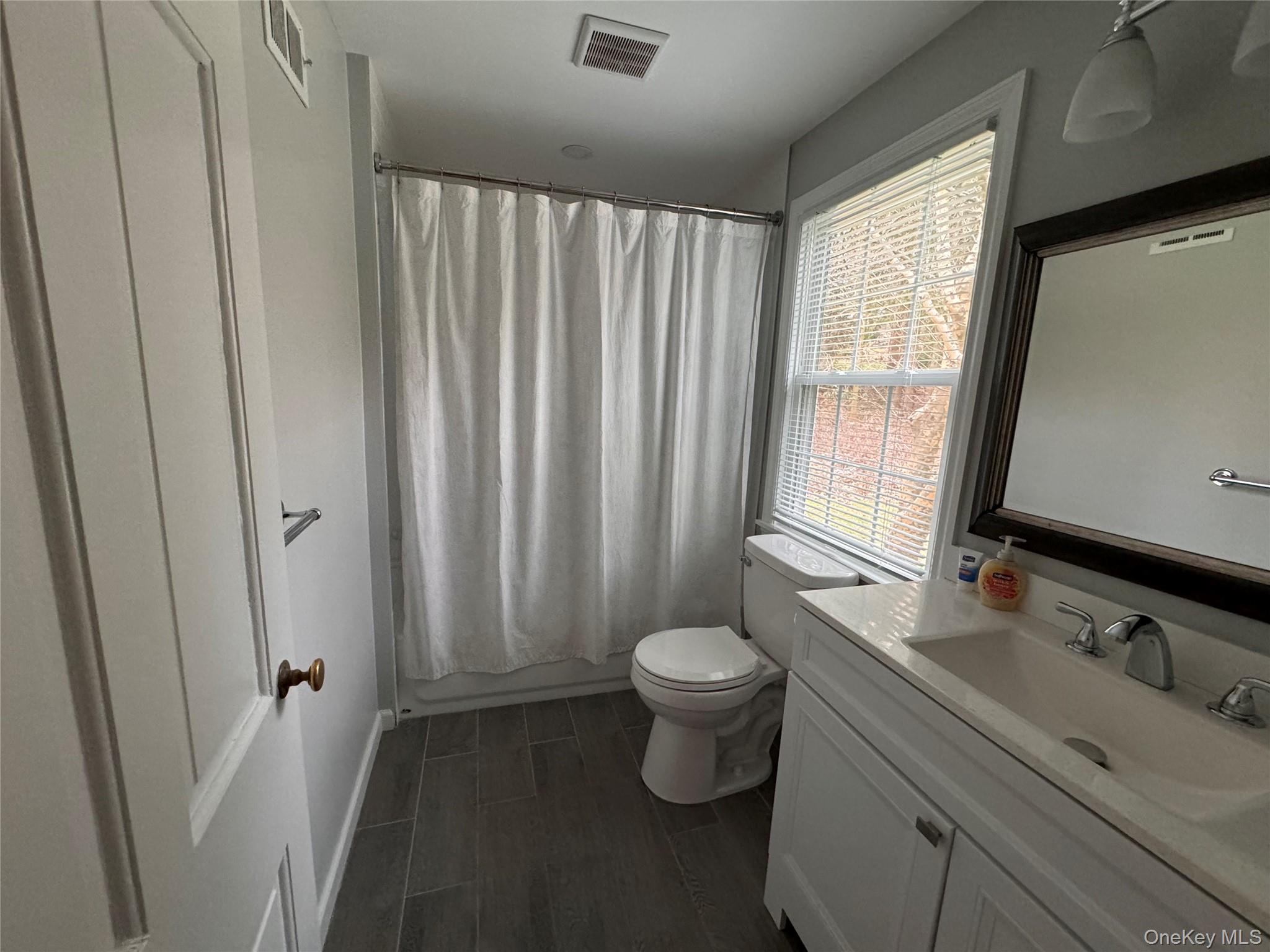 #14 photo, 3 N Lake Road, Armonk , NY 10504