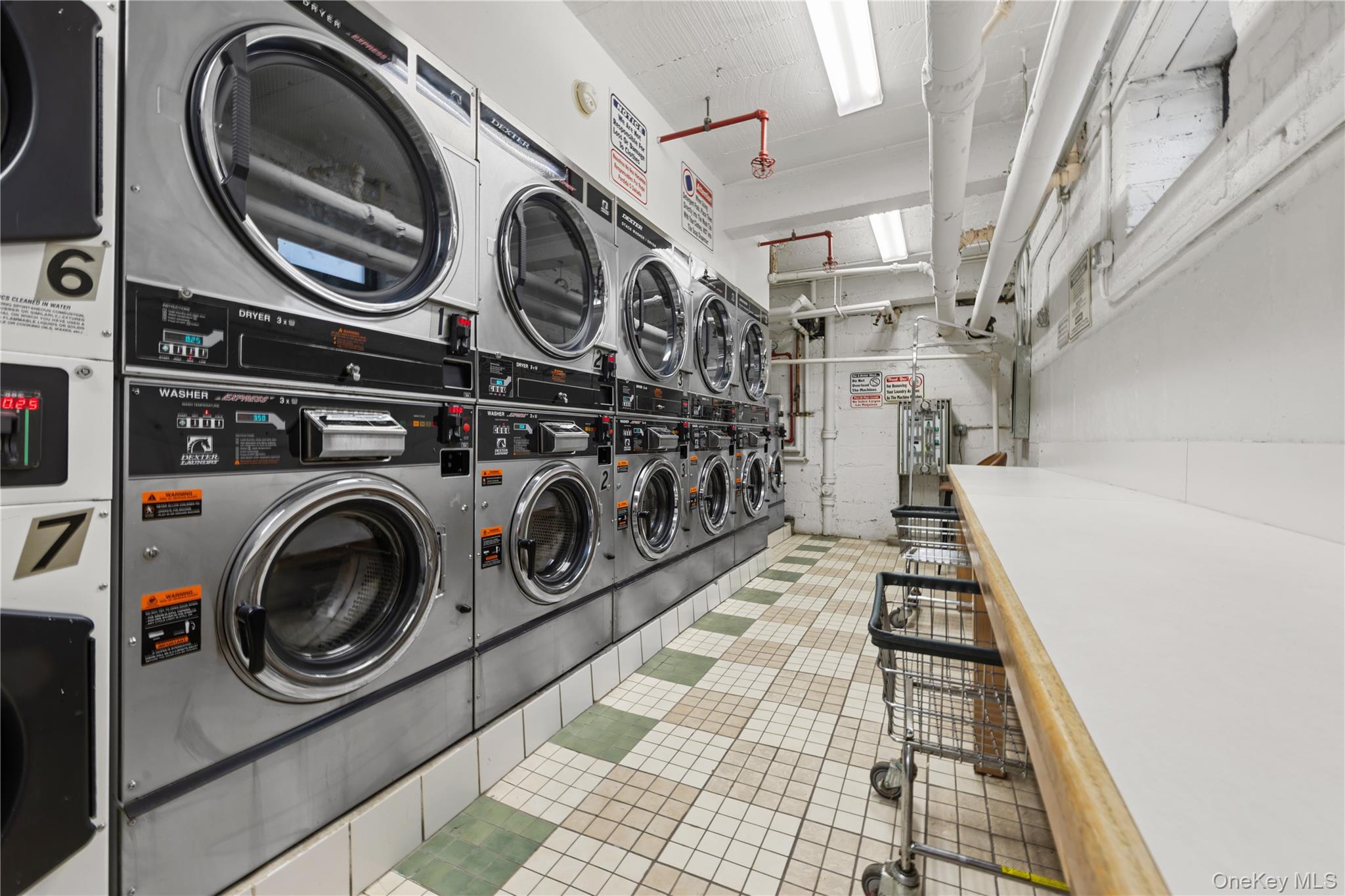 #12 photo, 2510 31st Avenue, কুইন্‌স Astoria , NY 11106