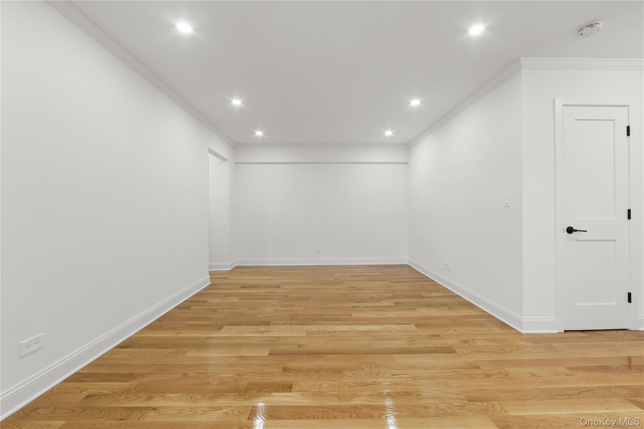 #4 photo, 2510 31st Avenue, কুইন্‌স Astoria , NY 11106