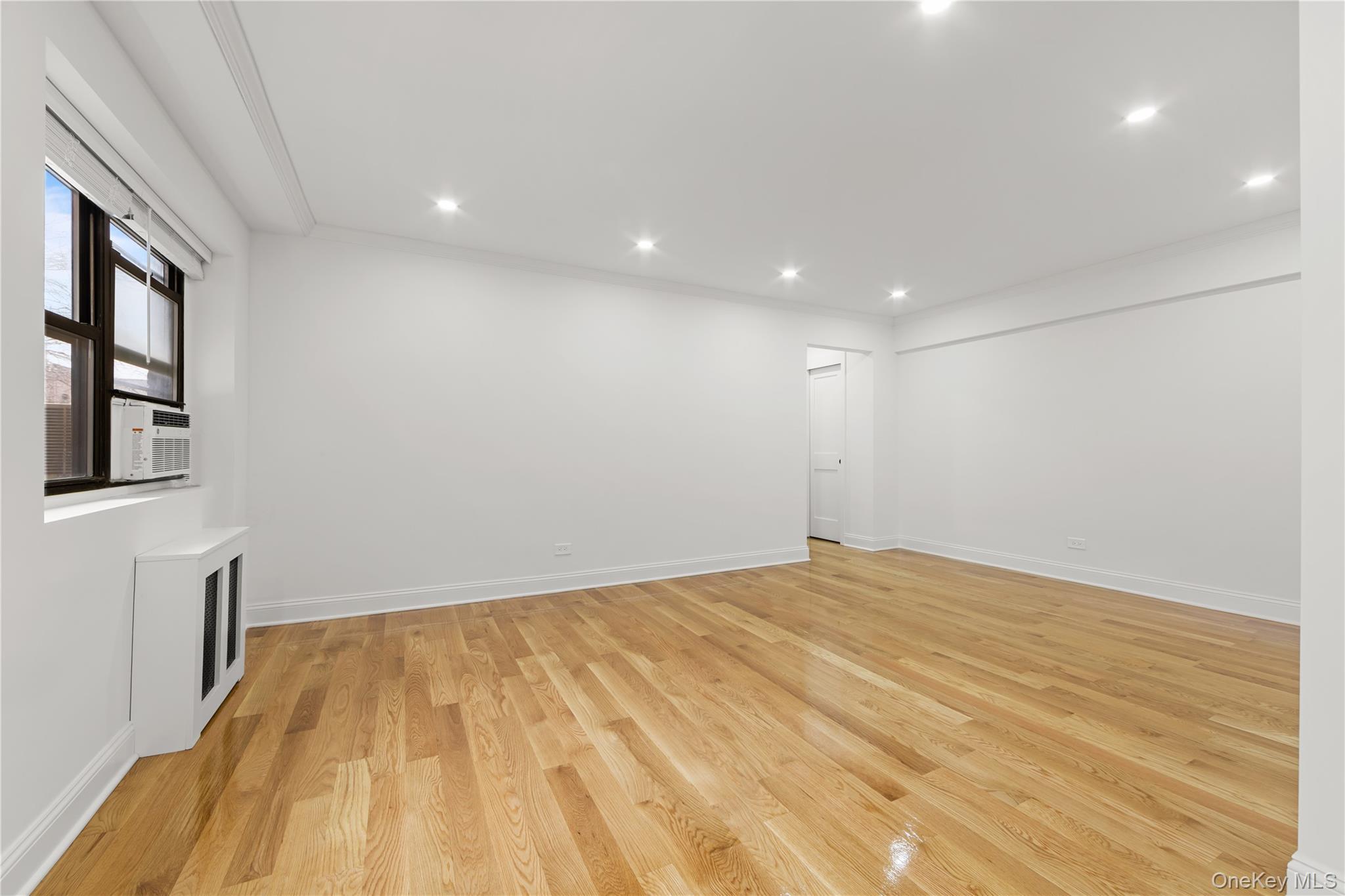 #5 photo, 2510 31st Avenue, কুইন্‌স Astoria , NY 11106