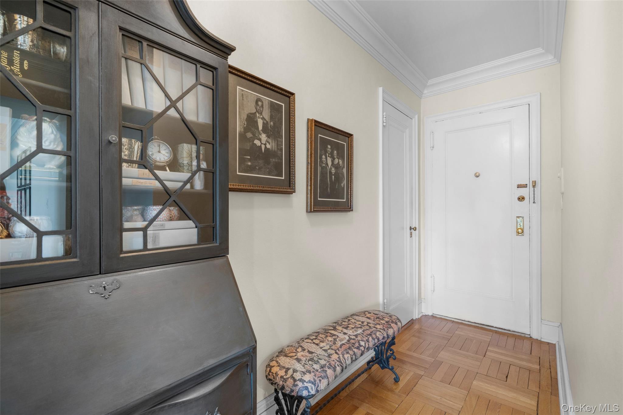 #4 photo, 910 Stuart Avenue, Mamaroneck , NY 10543