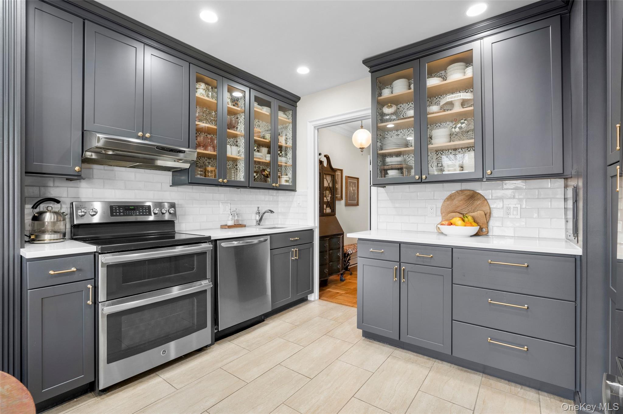 #6 photo, 910 Stuart Avenue, Mamaroneck , NY 10543