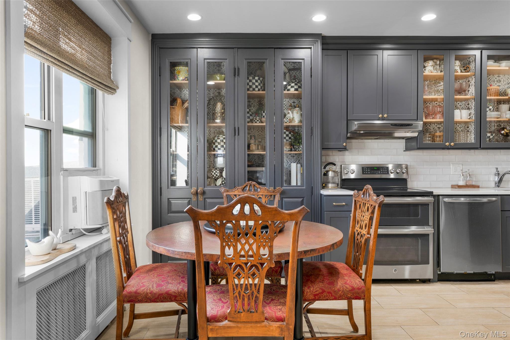 #8 photo, 910 Stuart Avenue, Mamaroneck , NY 10543