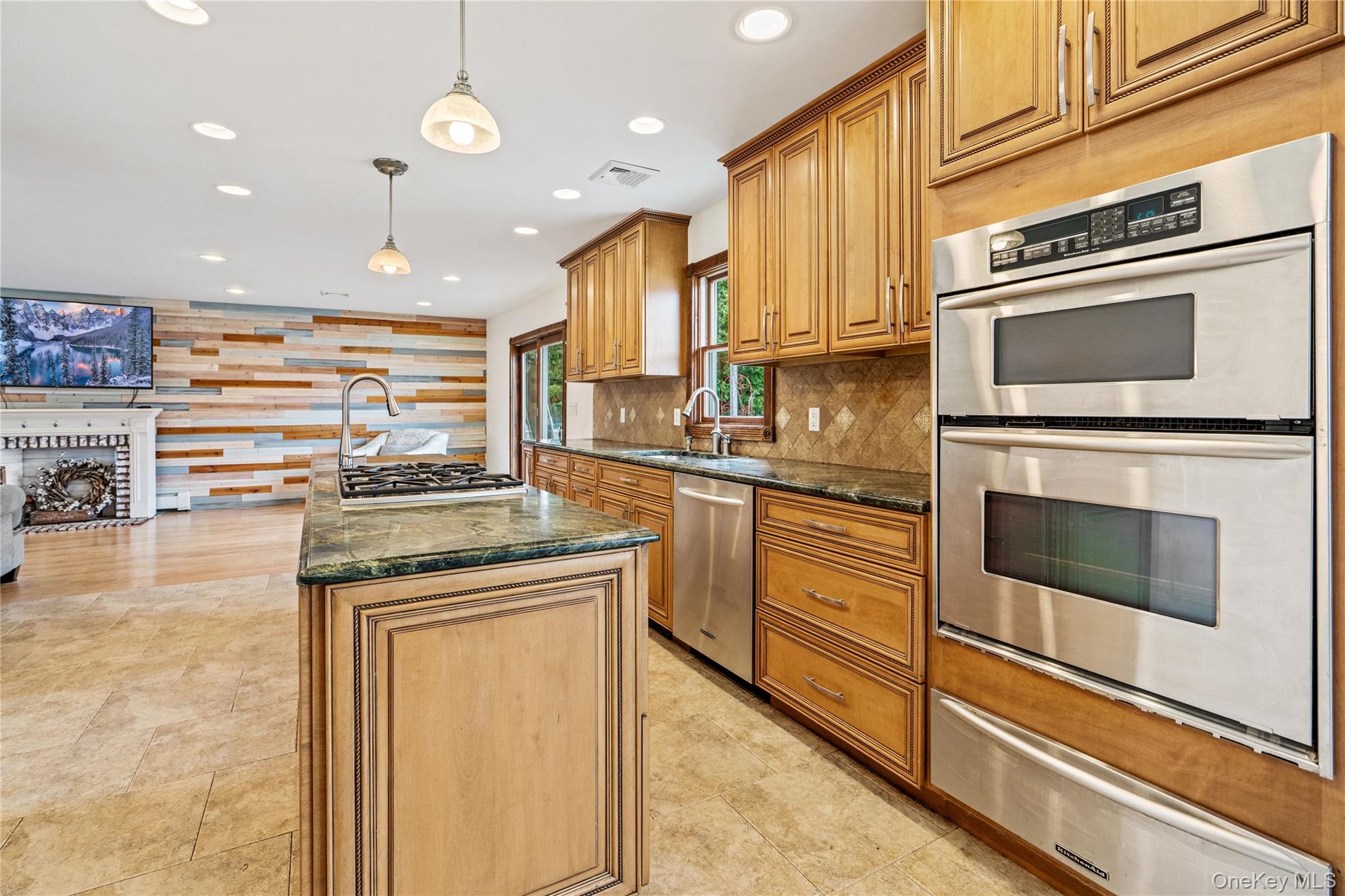 #14 photo, 303 Sherbrooke Road, সাফোক কাউন্টি Lindenhurst , NY 11757