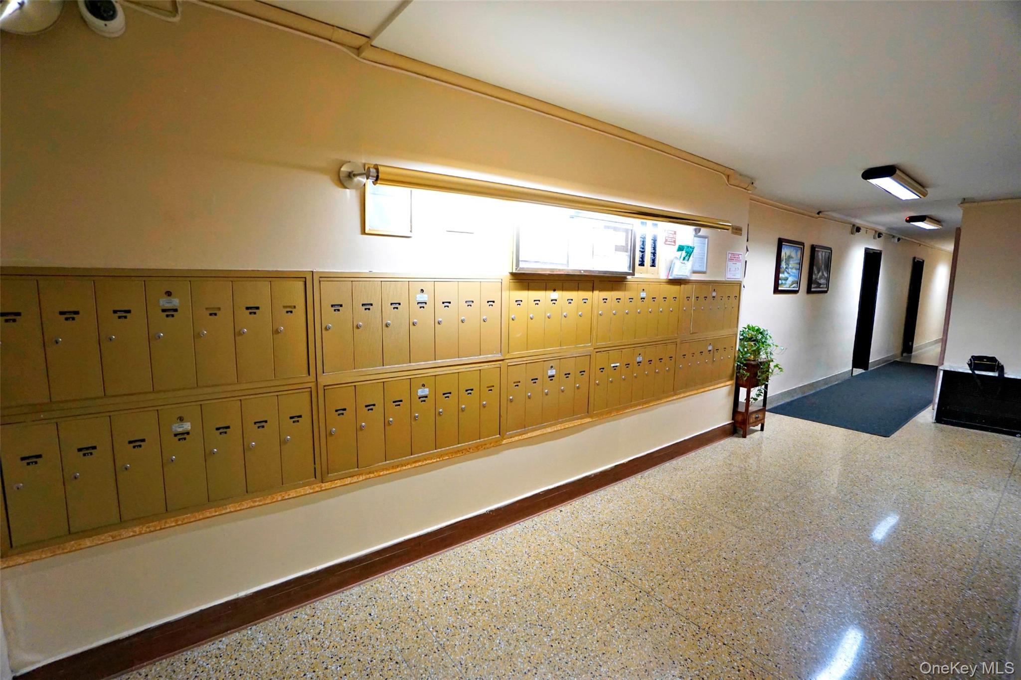 #10 photo, 66-92 Selfridge Street, কুইন্‌স Forest Hills , NY 11375