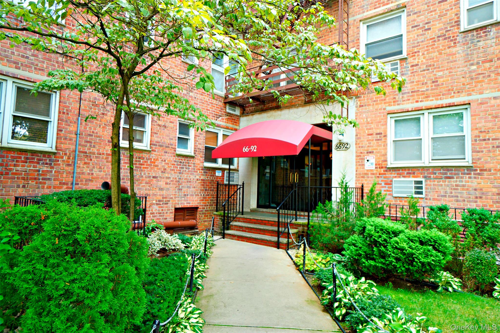 #12 photo, 66-92 Selfridge Street, কুইন্‌স Forest Hills , NY 11375