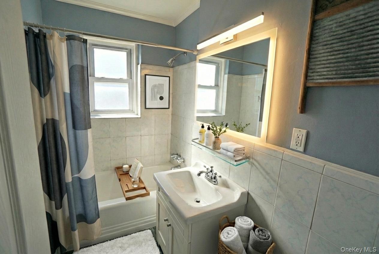 #8 photo, 66-92 Selfridge Street, কুইন্‌স Forest Hills , NY 11375