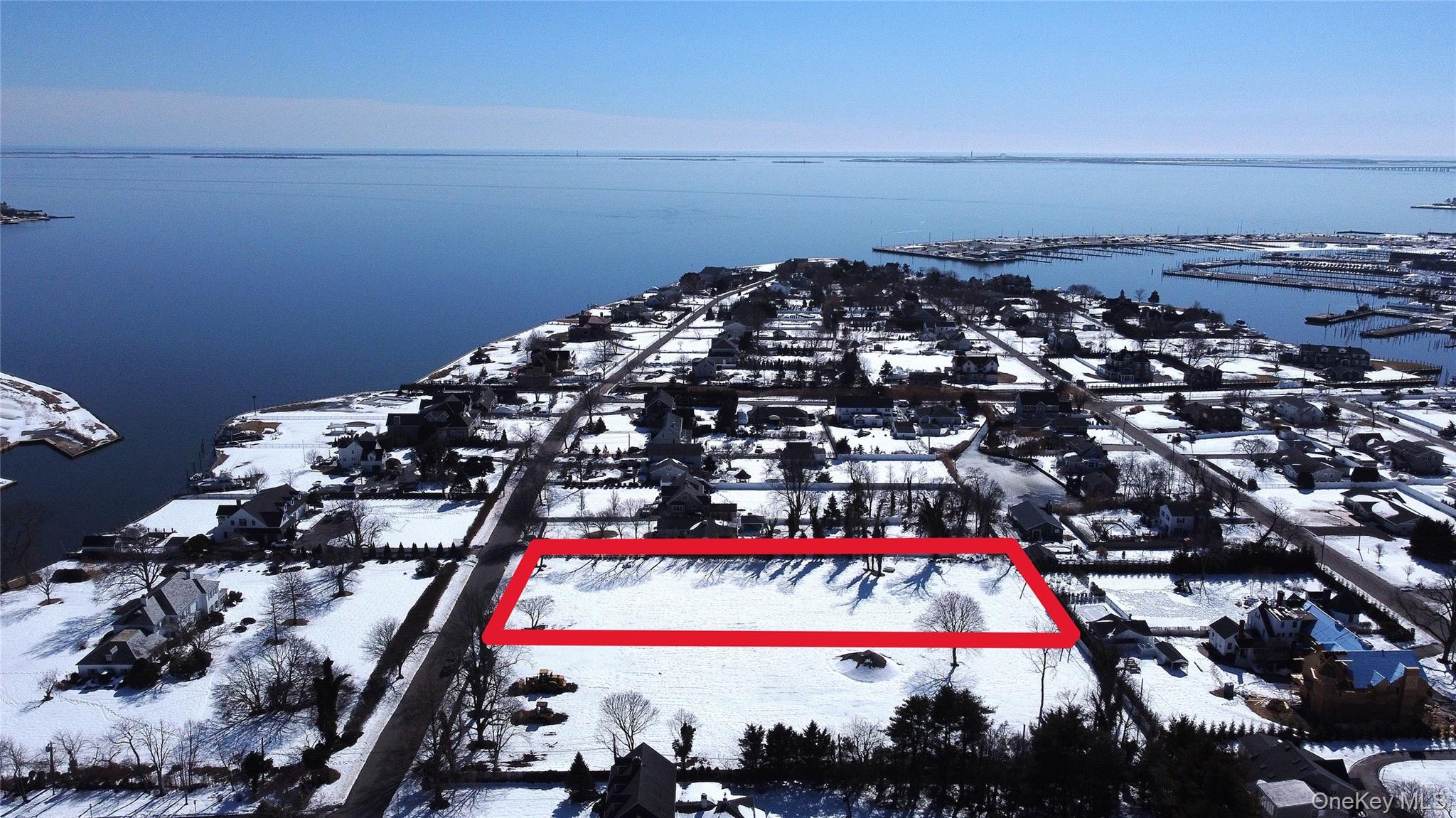 #2 photo, 100 Awixa Avenue, সাফোক কাউন্টি Bay Shore , NY 11706