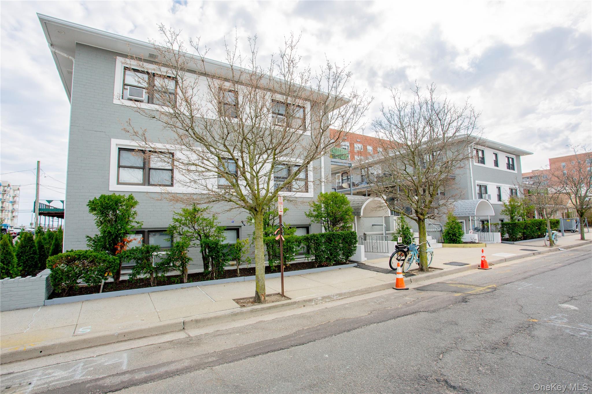 #1 photo, 470 E Broadway, নাসাউ কাউন্টি Long Beach , NY 11561