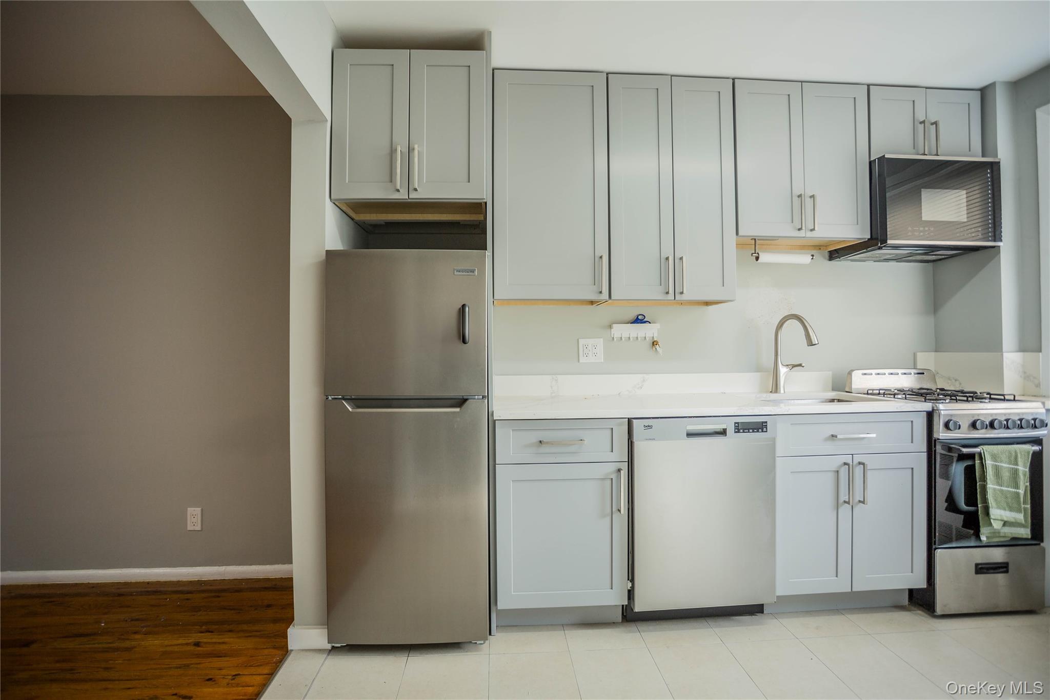 #11 photo, 470 E Broadway, নাসাউ কাউন্টি Long Beach , NY 11561