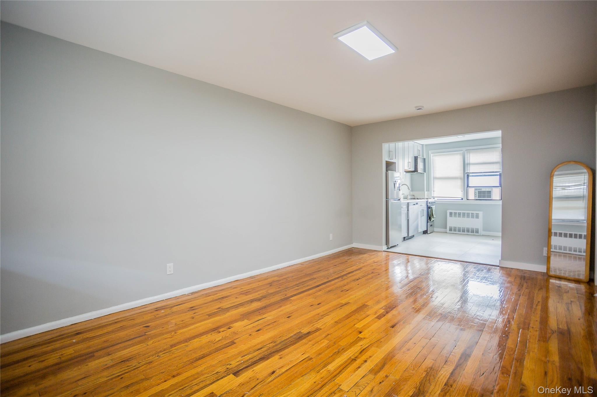 #7 photo, 470 E Broadway, নাসাউ কাউন্টি Long Beach , NY 11561