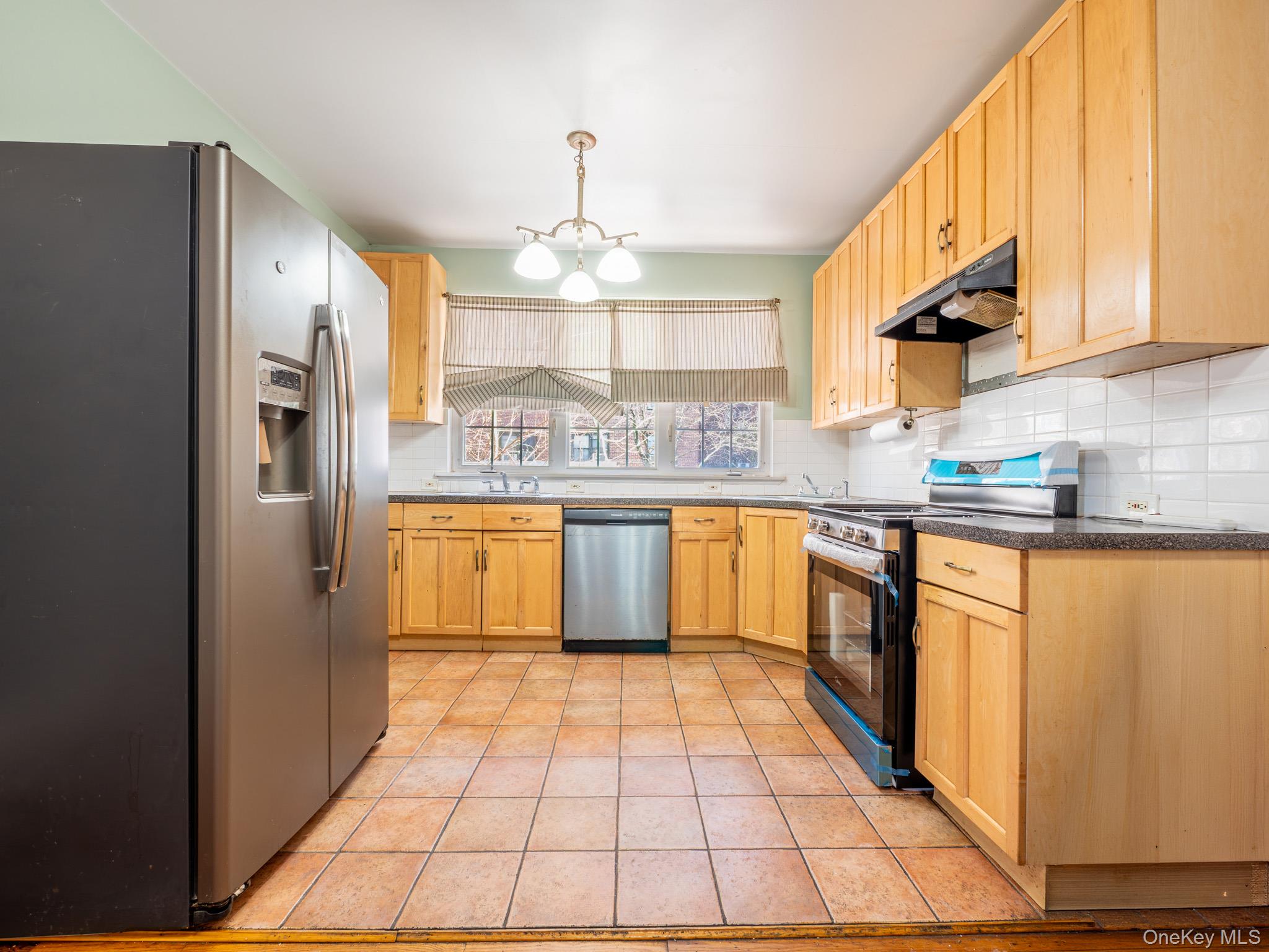 #8 photo, 98-25 67th Avenue, クイーンズ区 Rego Park , NY 11374