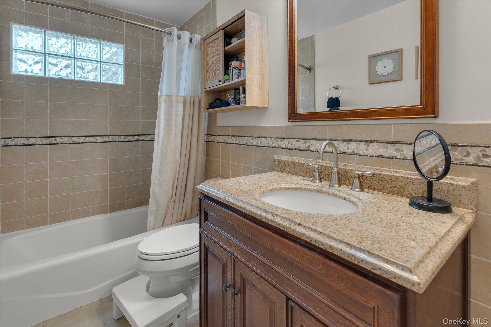 #11 photo, 9 Lauren Avenue, सफ़ोक काउंटी Dix Hills , NY 11746