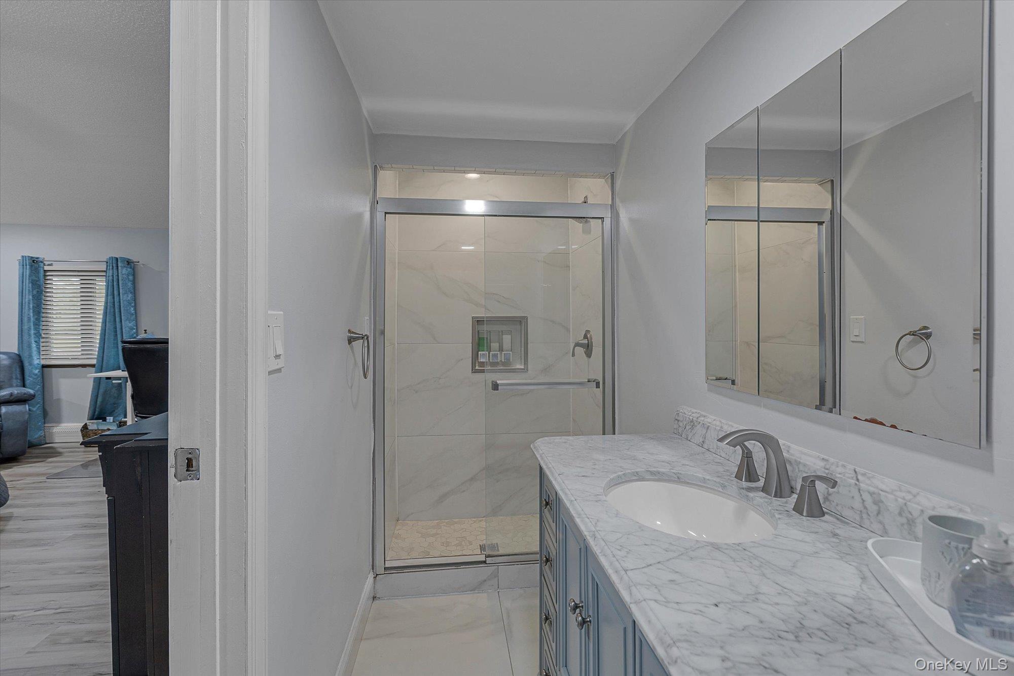 #15 photo, 9 Lauren Avenue, सफ़ोक काउंटी Dix Hills , NY 11746