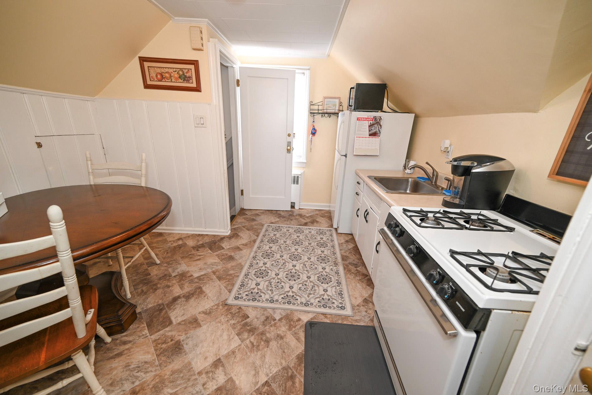 #12 photo, 380 Doris Avenue, 롱 아일랜드 Franklin Square , NY 11010