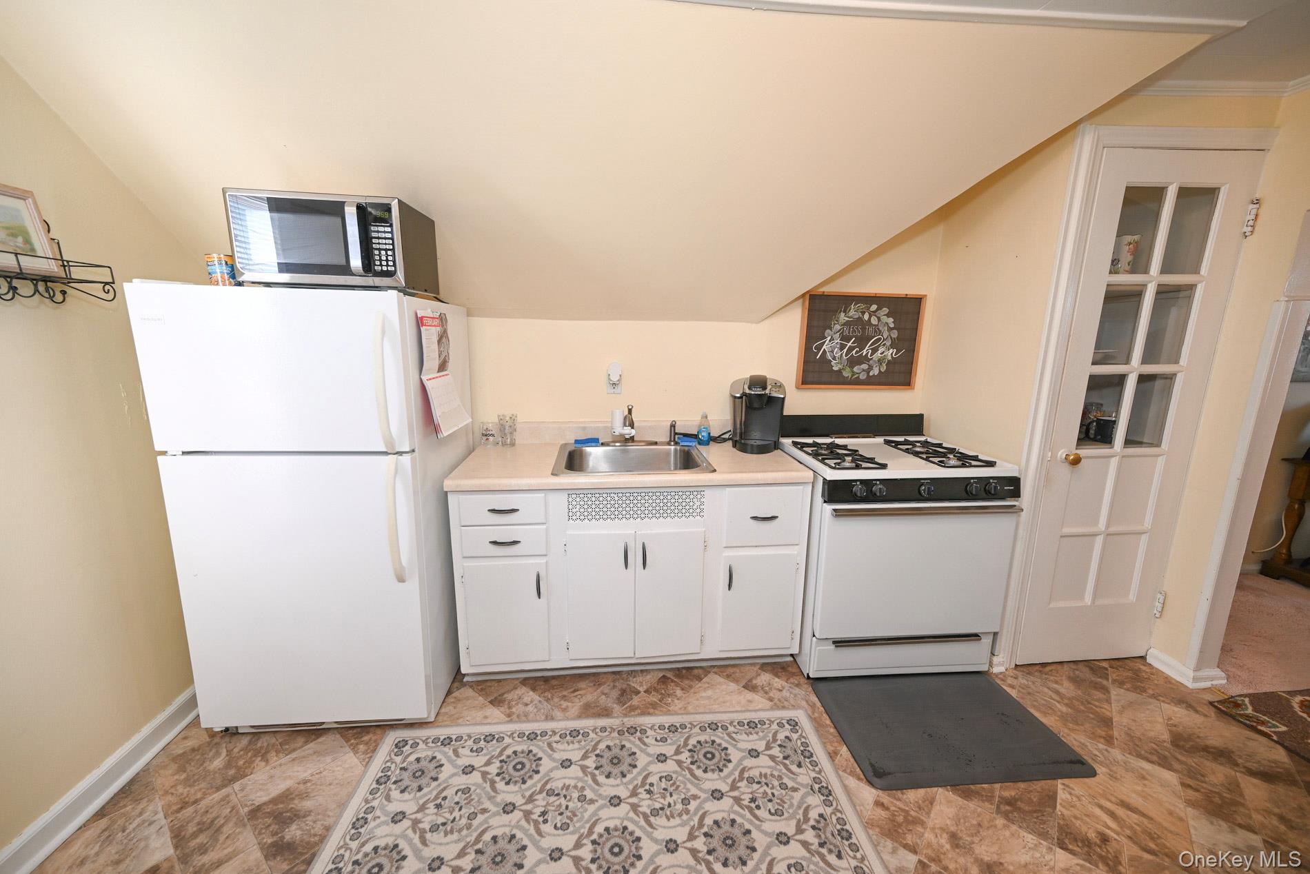 #13 photo, 380 Doris Avenue, 롱 아일랜드 Franklin Square , NY 11010