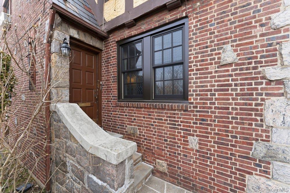 #2 photo, 35-05 167th Street, फ्लशिंग Flushing , NY 11358