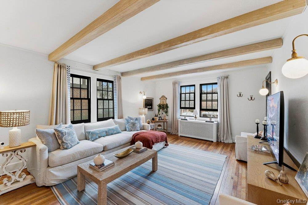 #5 photo, 35-05 167th Street, फ्लशिंग Flushing , NY 11358