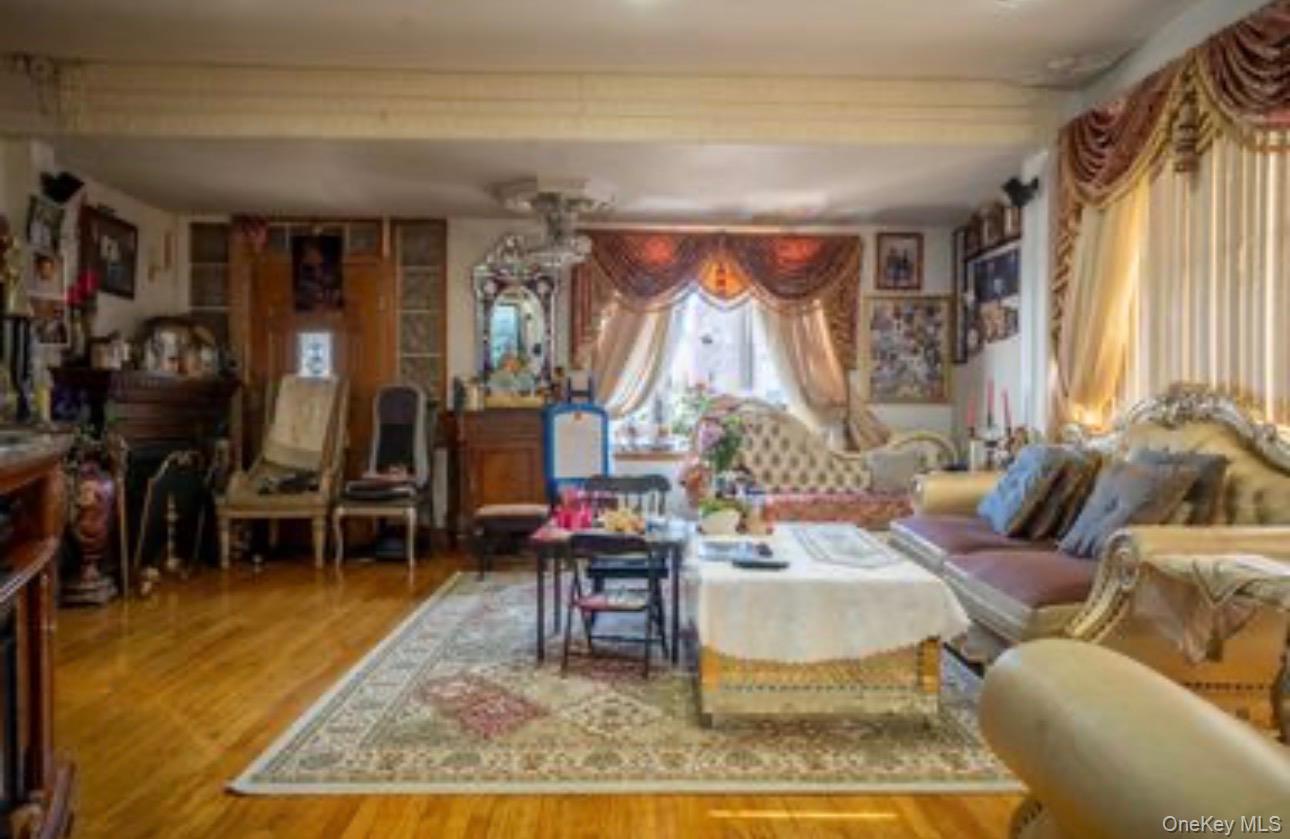 #3 photo, 9728 130th Street, কুইন্‌স Richmond Hill , NY 11419