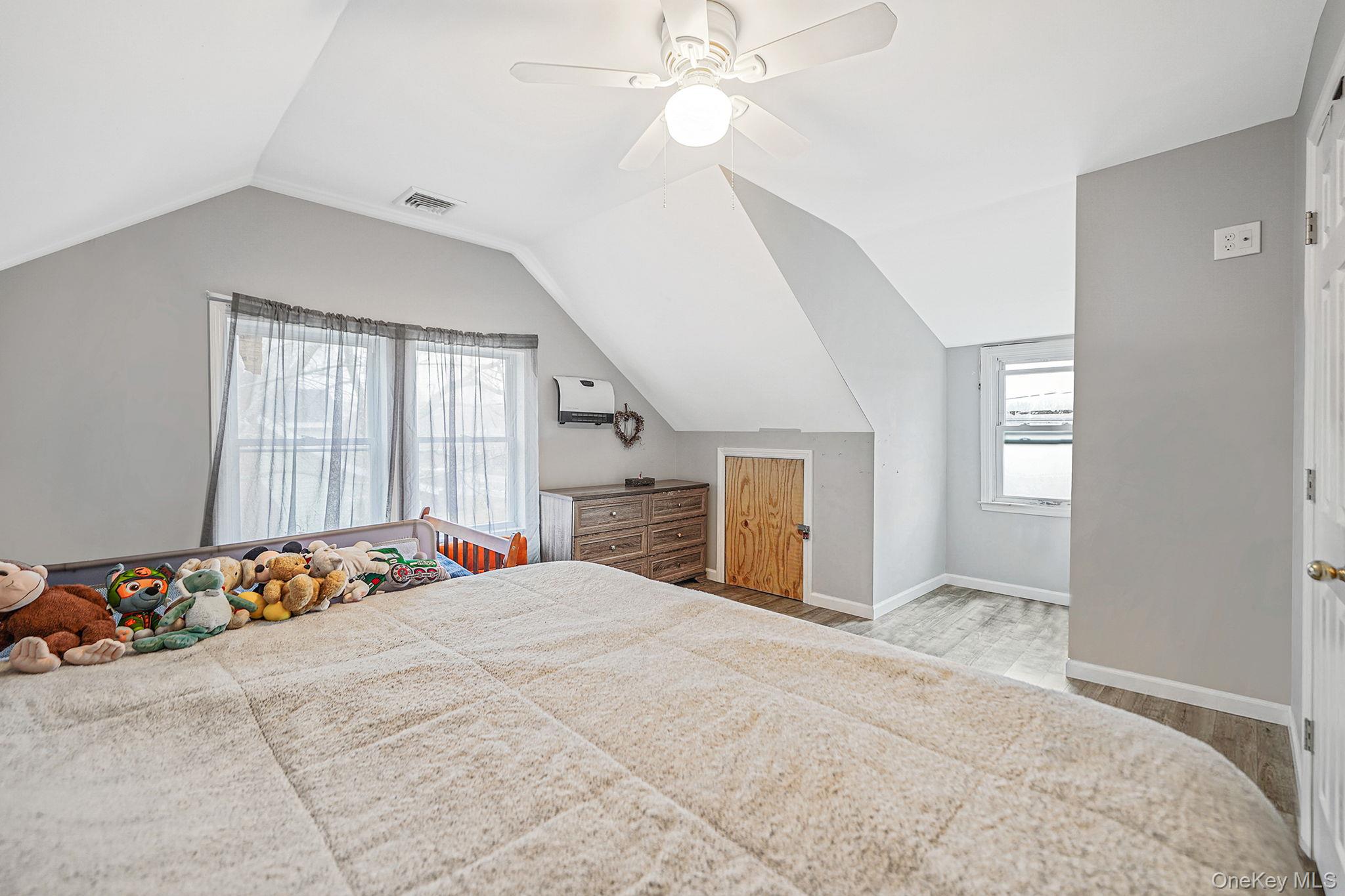 #12 photo, 14 Tuttle Avenue, সাফোক কাউন্টি Eastport , NY 11941