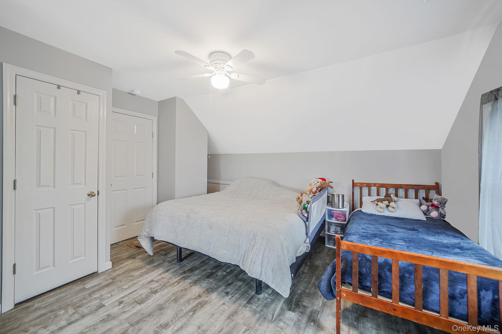 #16 photo, 14 Tuttle Avenue, সাফোক কাউন্টি Eastport , NY 11941