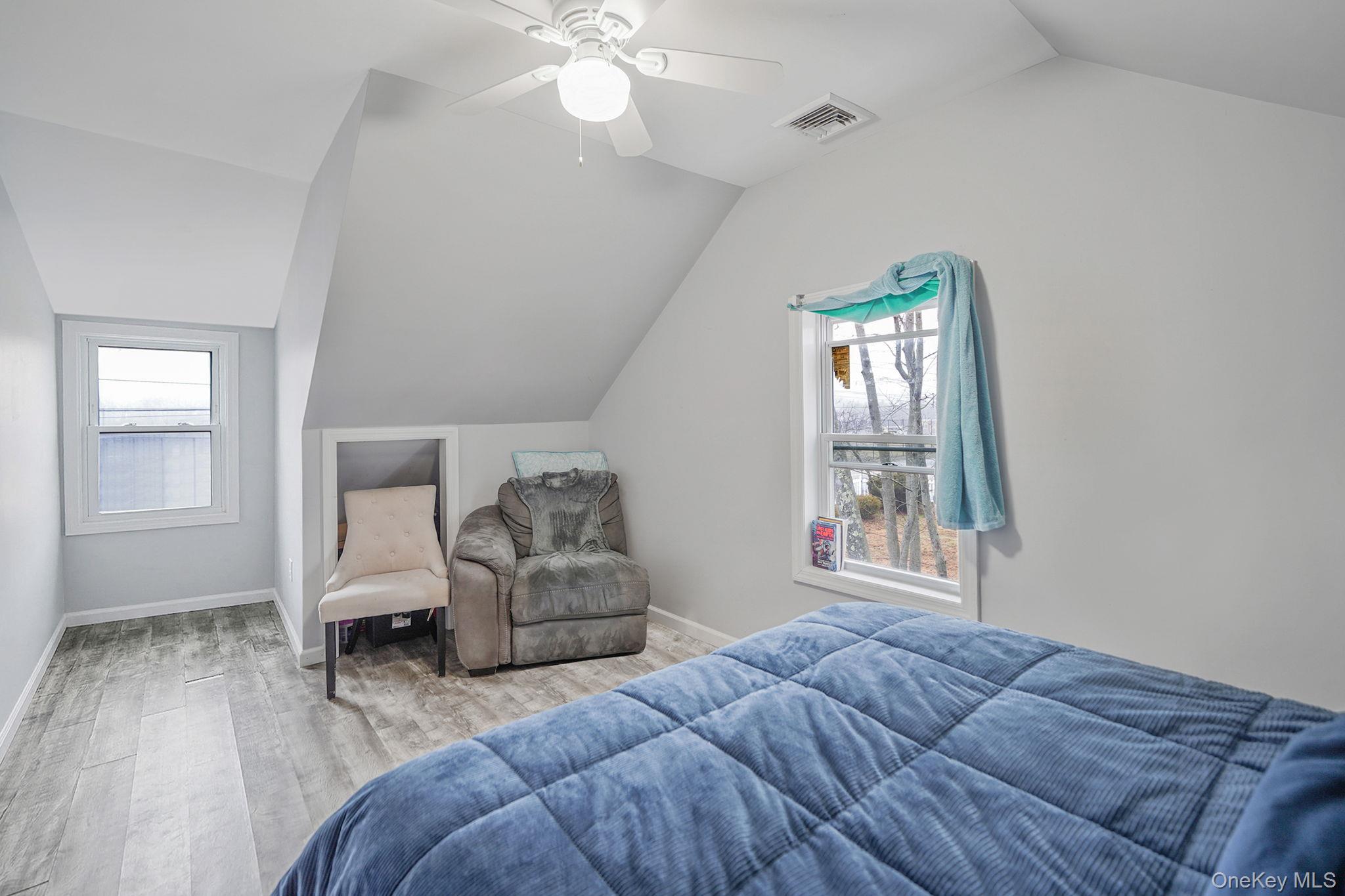 #18 photo, 14 Tuttle Avenue, সাফোক কাউন্টি Eastport , NY 11941