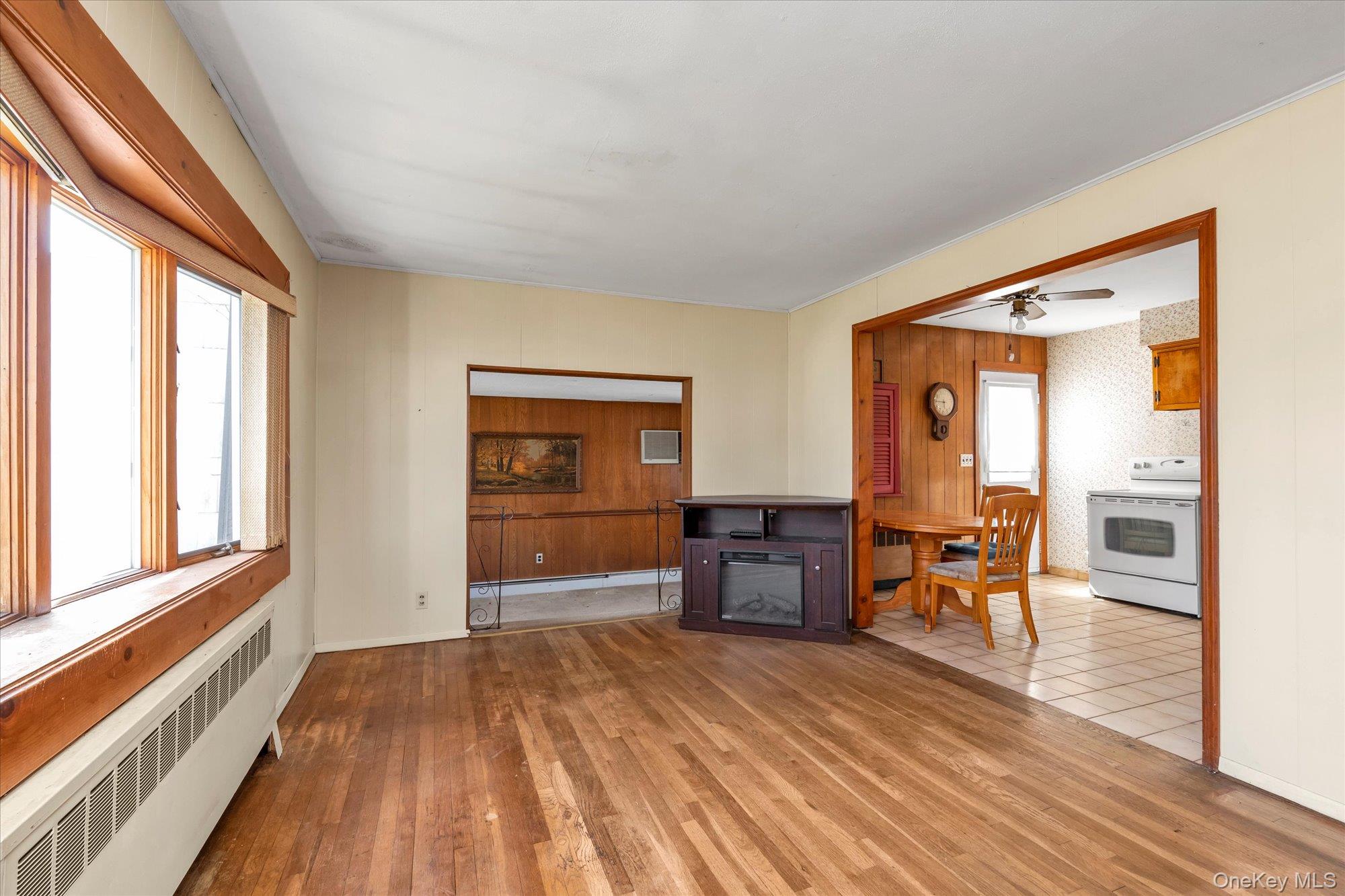 #5 photo, 120 W 19th Street, Deer Park , NY 11729