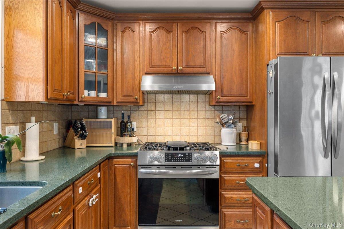 #4 photo, 223 Bread And Cheese Hollow Road, 롱 아일랜드 Northport , NY 11768