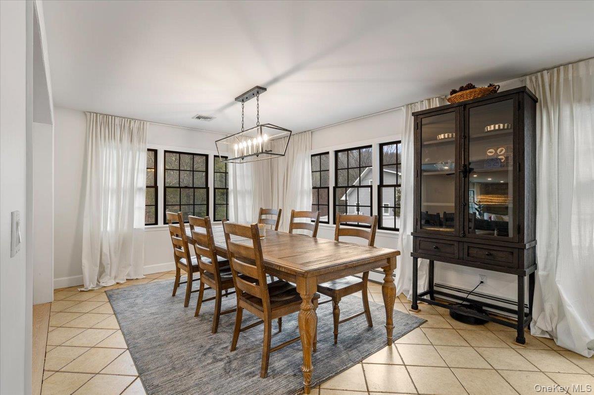 #6 photo, 223 Bread And Cheese Hollow Road, 롱 아일랜드 Northport , NY 11768