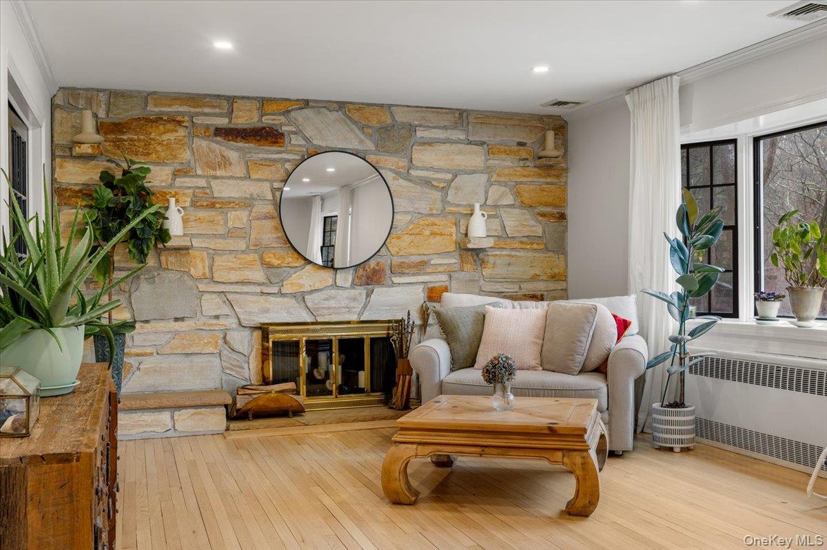 #9 photo, 223 Bread And Cheese Hollow Road, 롱 아일랜드 Northport , NY 11768