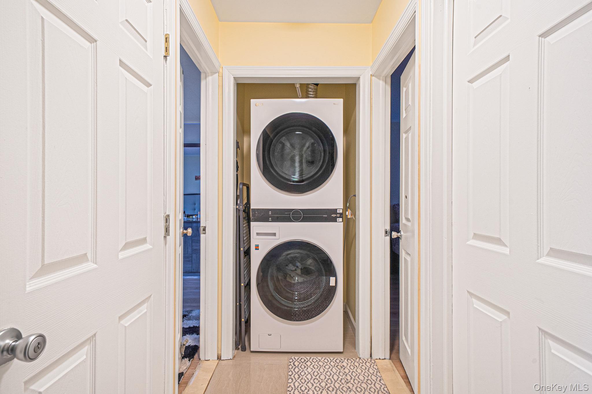 #13 photo, 8 Bent Lane, Levittown , NY 11756