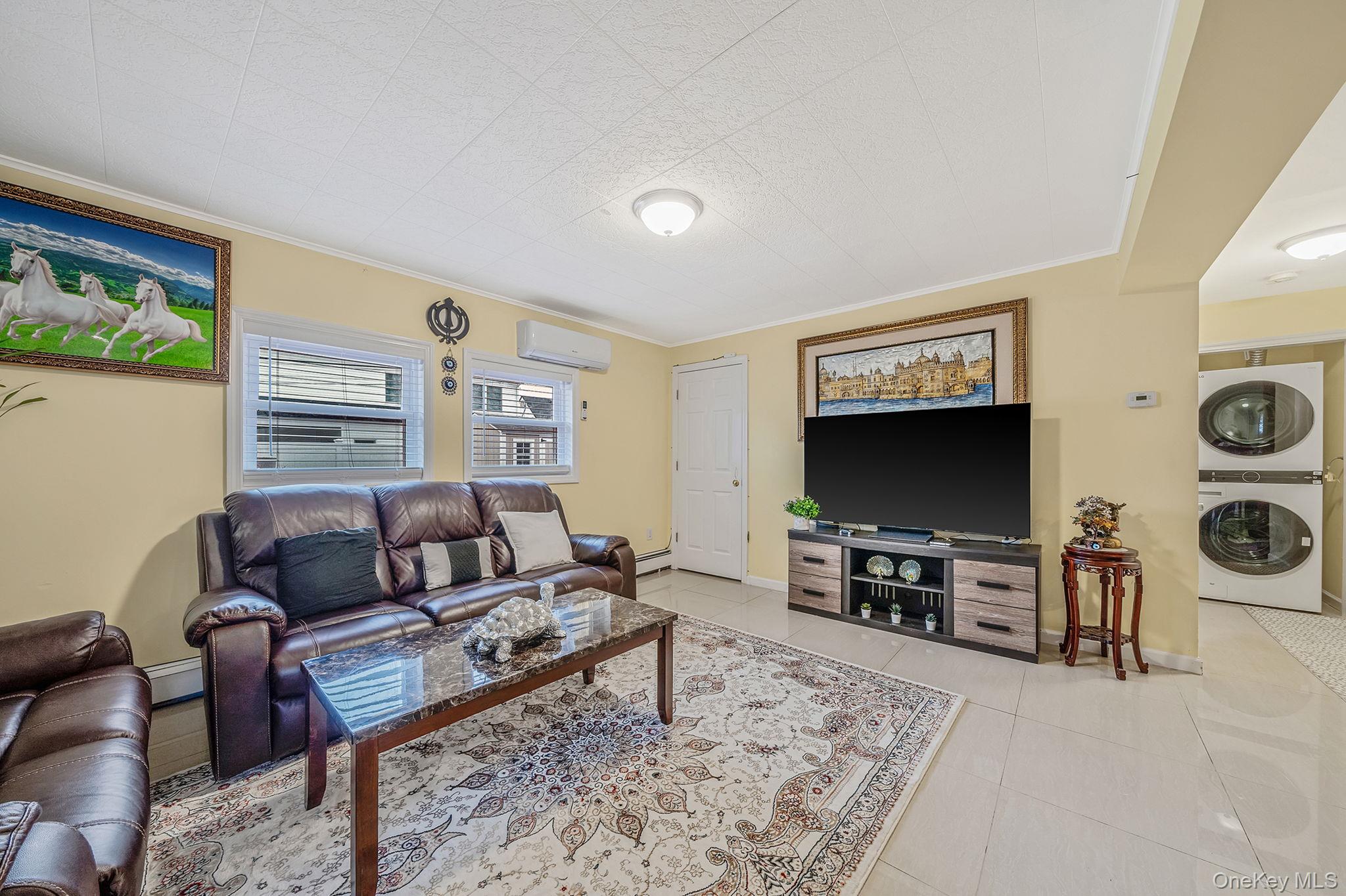 #14 photo, 8 Bent Lane, Levittown , NY 11756