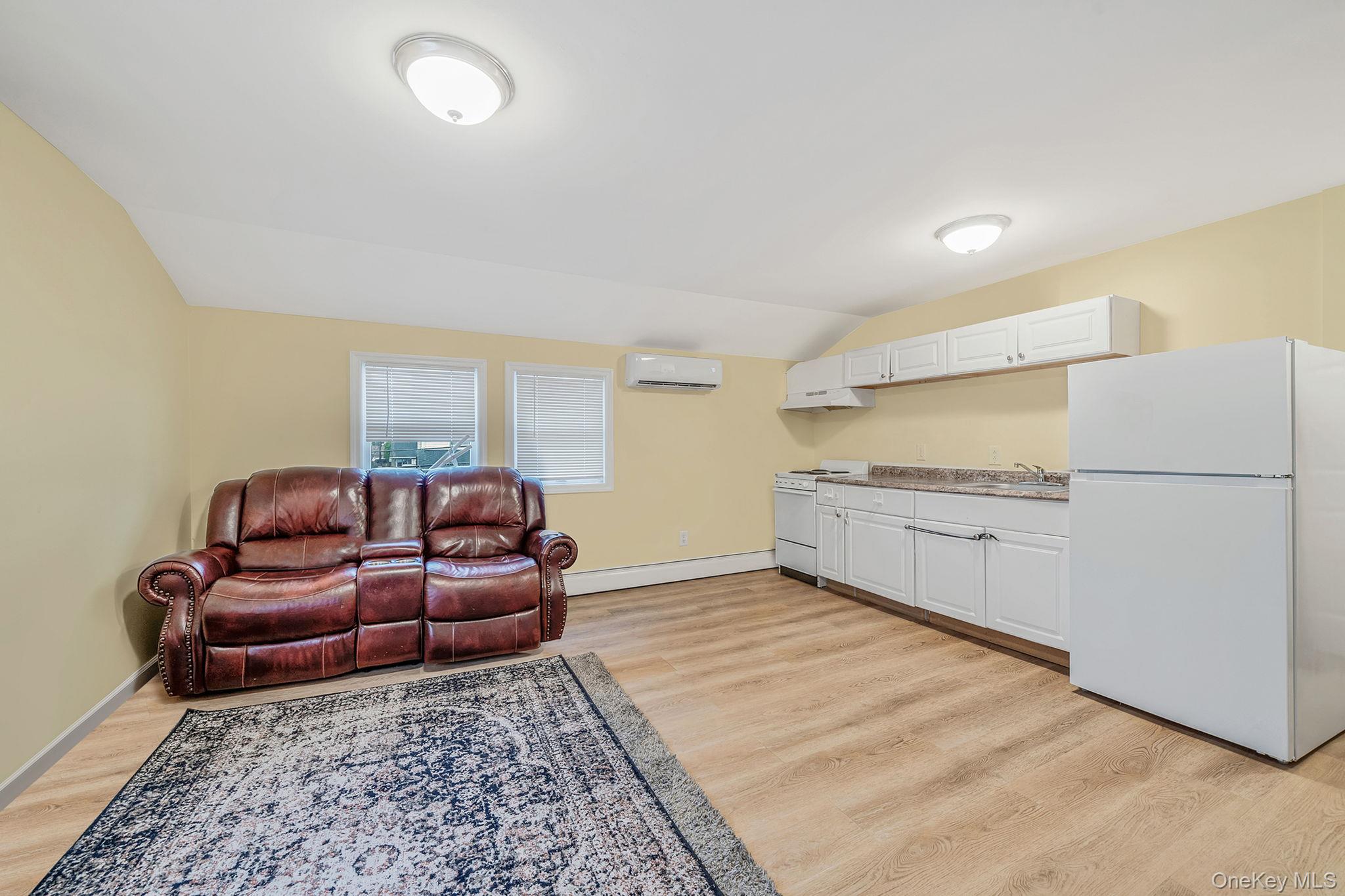 #15 photo, 8 Bent Lane, Levittown , NY 11756