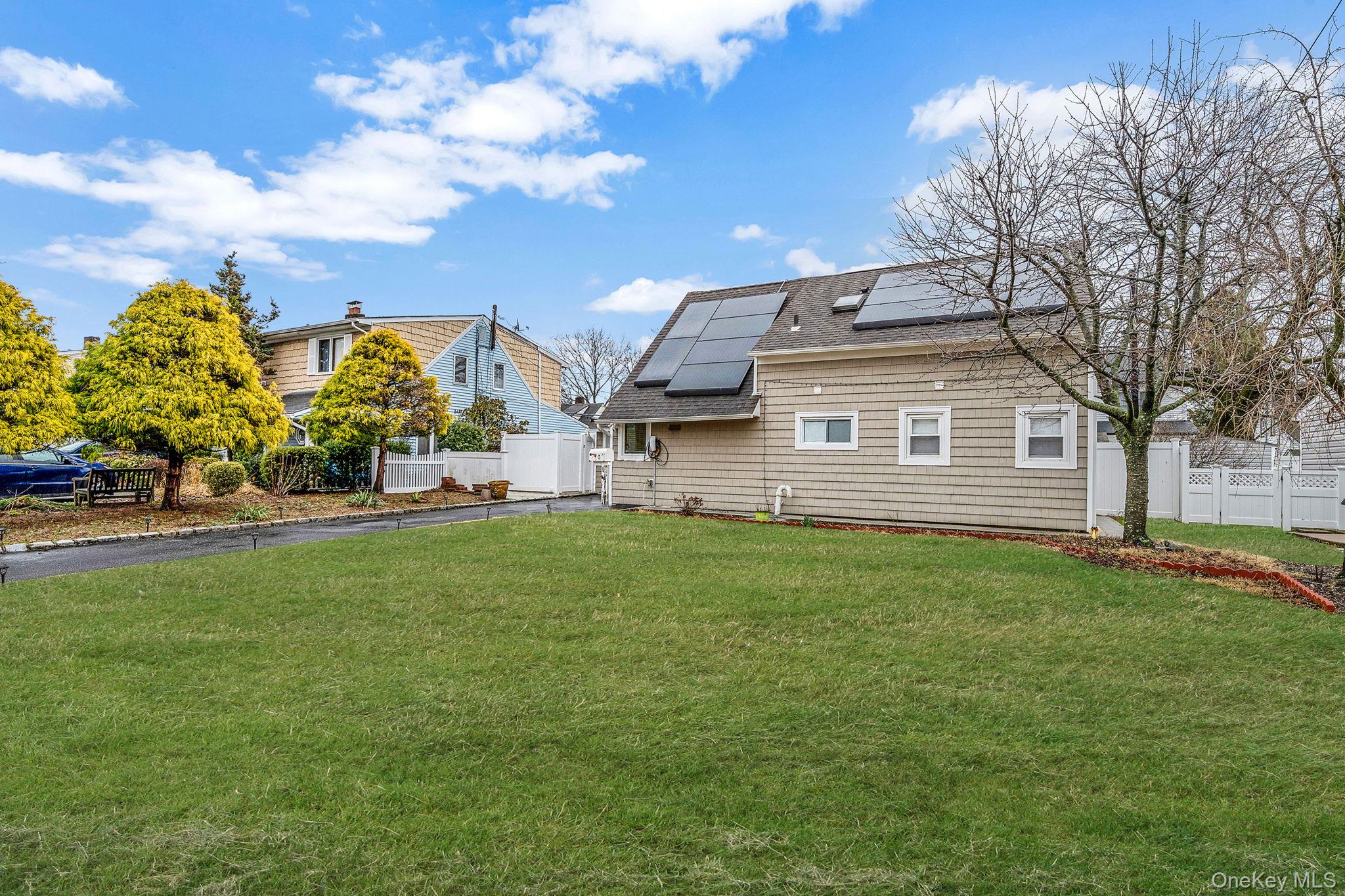 #2 photo, 8 Bent Lane, Levittown , NY 11756