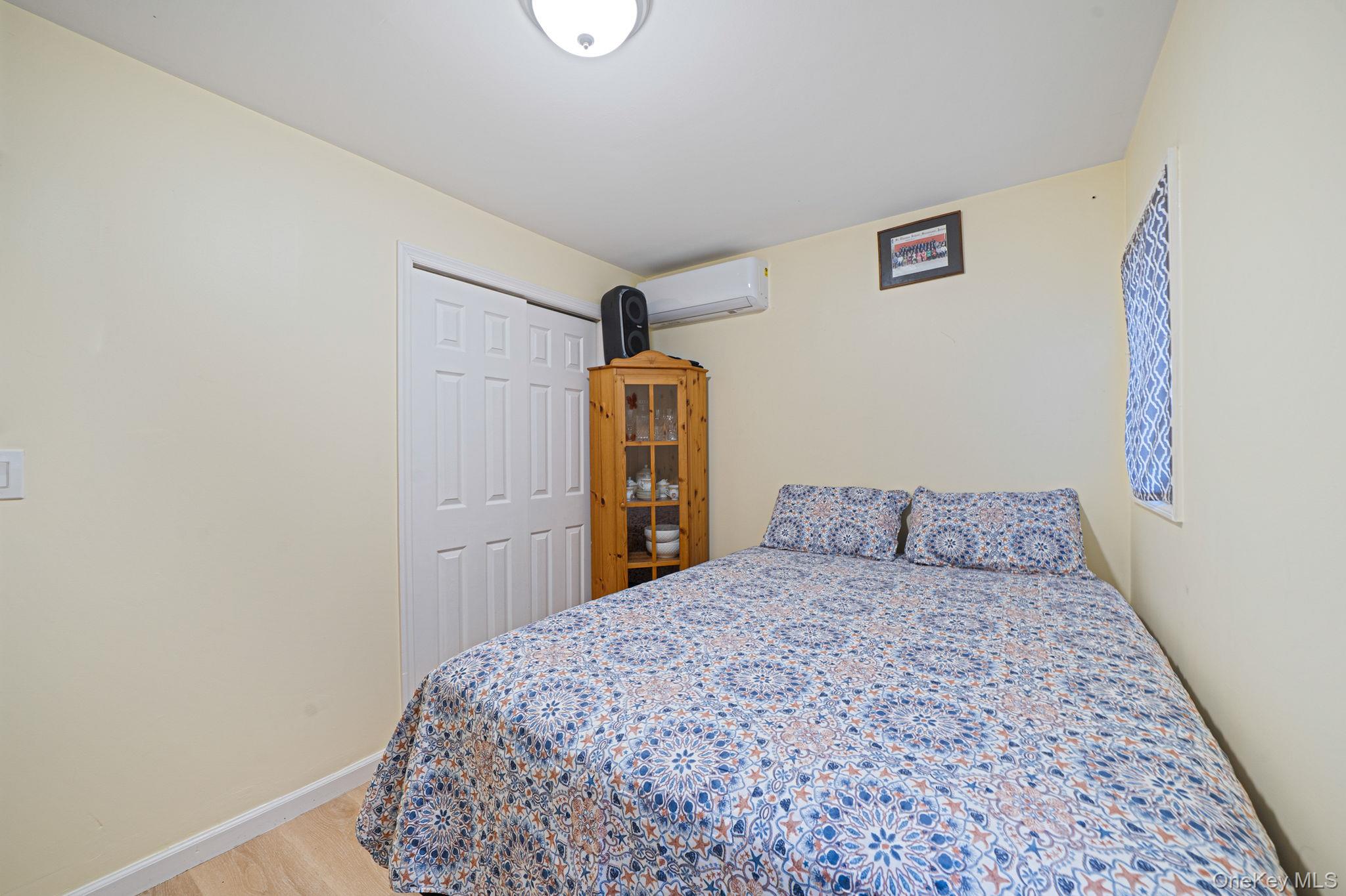 #8 photo, 8 Bent Lane, Levittown , NY 11756