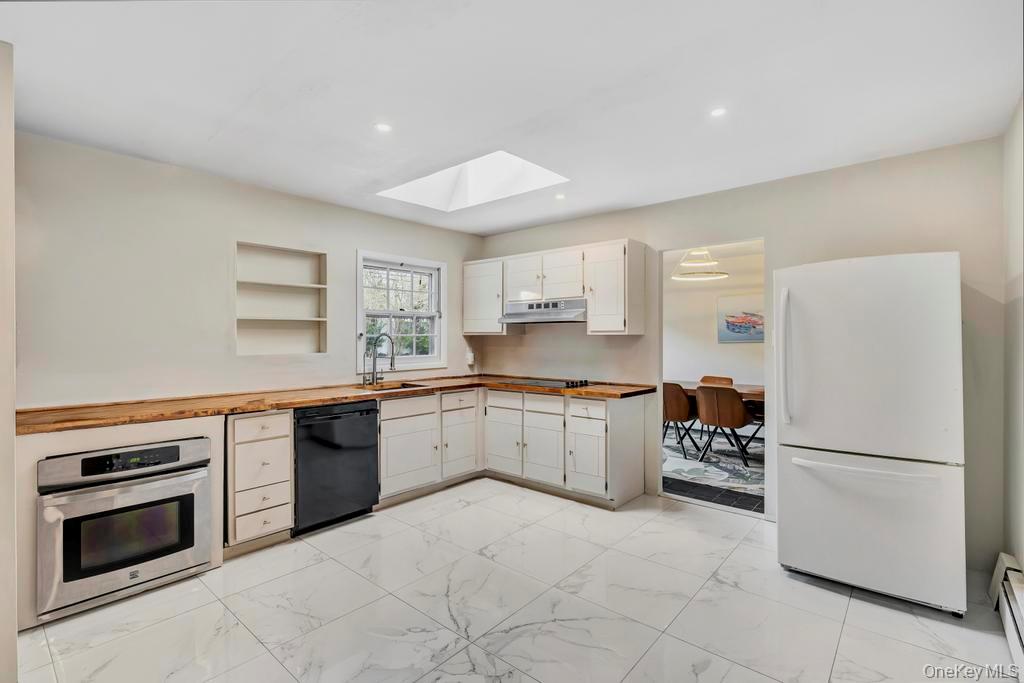 #2 photo, 22 Tinder Lane, সাফোক কাউন্টি Lake Grove , NY 11755