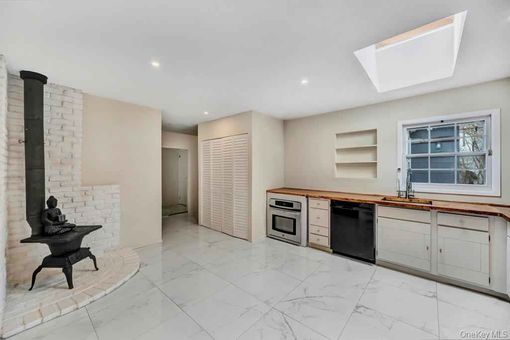 #3 photo, 22 Tinder Lane, সাফোক কাউন্টি Lake Grove , NY 11755