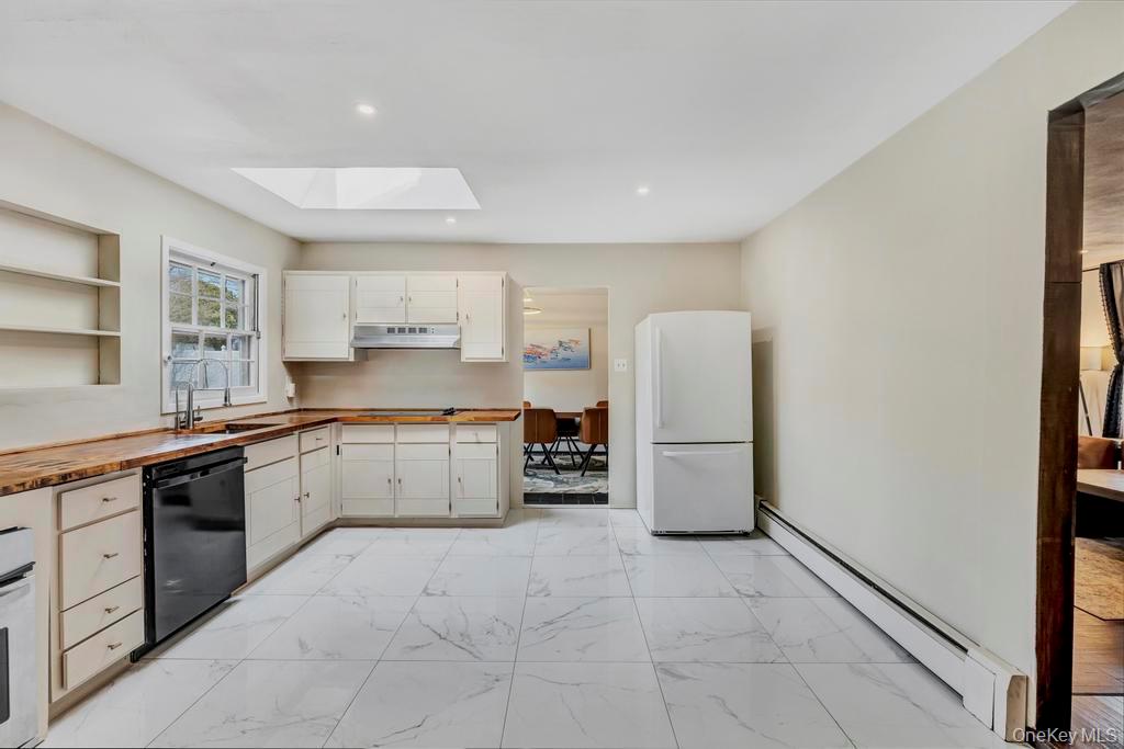 #4 photo, 22 Tinder Lane, সাফোক কাউন্টি Lake Grove , NY 11755